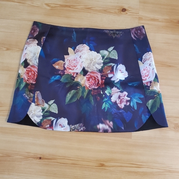 Topshop Women's Floral Mini Skirt - Picture 3 of 10